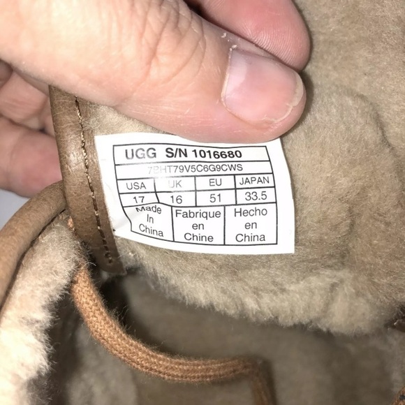 Ugg Chukka Boots new - Picture 9 of 10